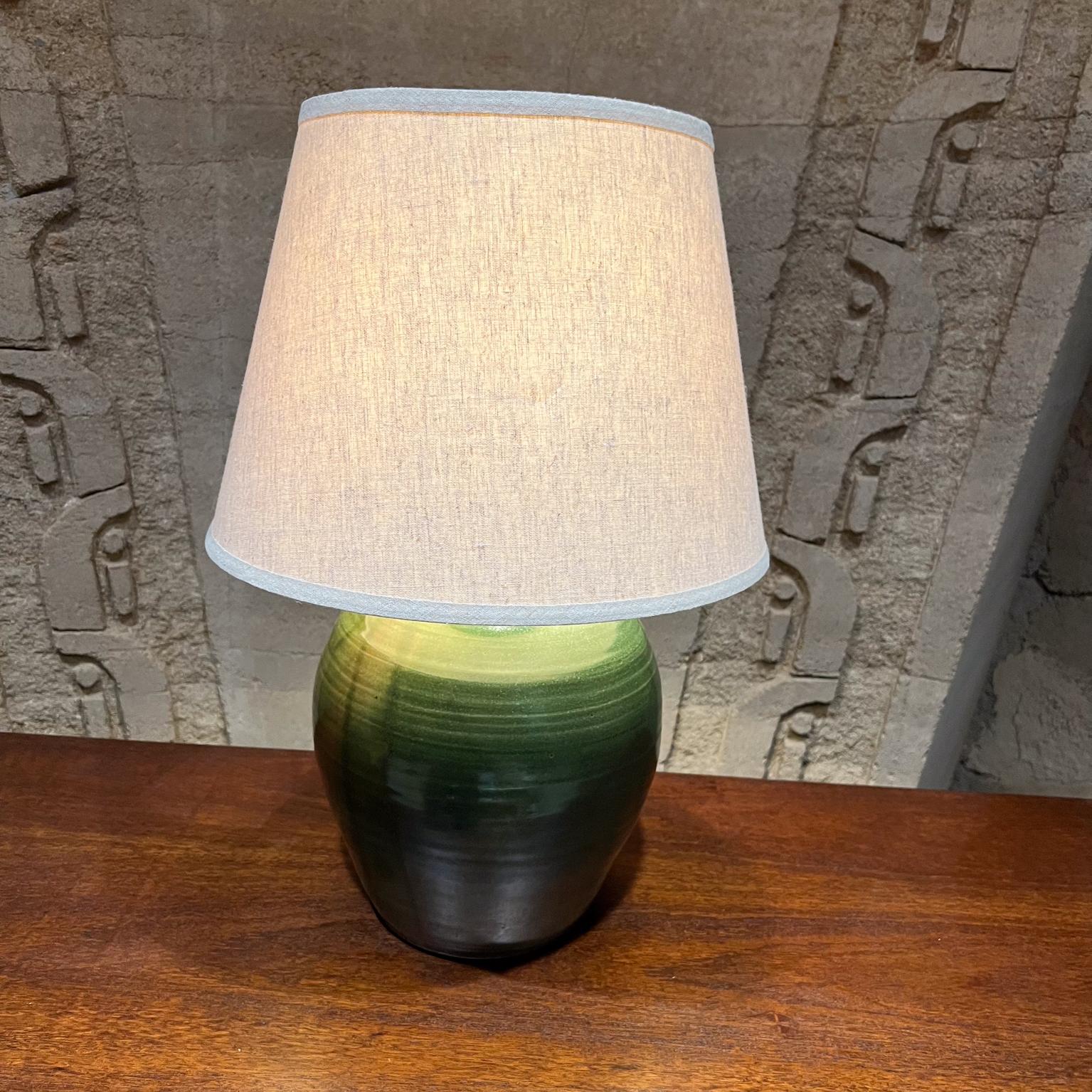 1970s Studio Art Table Lamp Lush Green Stoneware Pottery In Good Condition For Sale In Chula Vista, CA