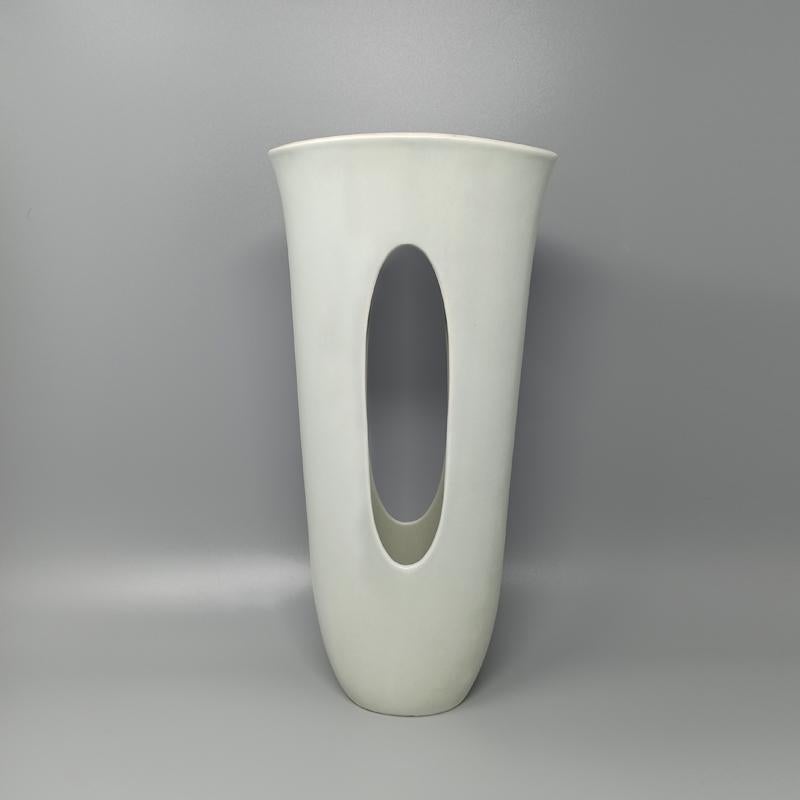 1970s stunnig aqua green vase in Ceramic. Made in Italy
Dimension:
7,08
