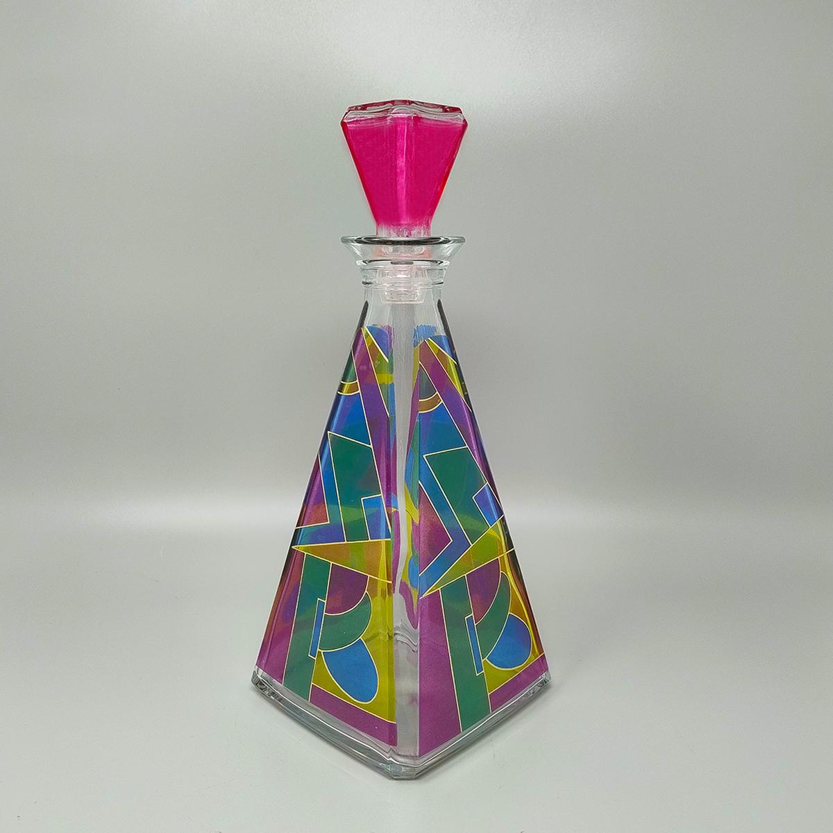 Mid-Century Modern Superbe carafe ou bouteille décorative des années 1970 par Luigi Bormioli. Fabriqué en Italie en vente