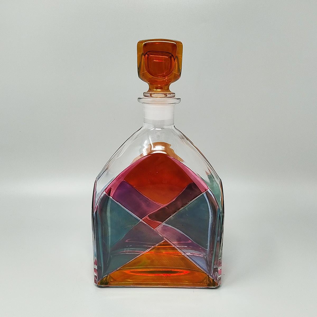 Impresionante decantador o botella decorativa de los años 70, obra de Luigi Bormioli. Fabricado en Italia Moderno de mediados de siglo en venta