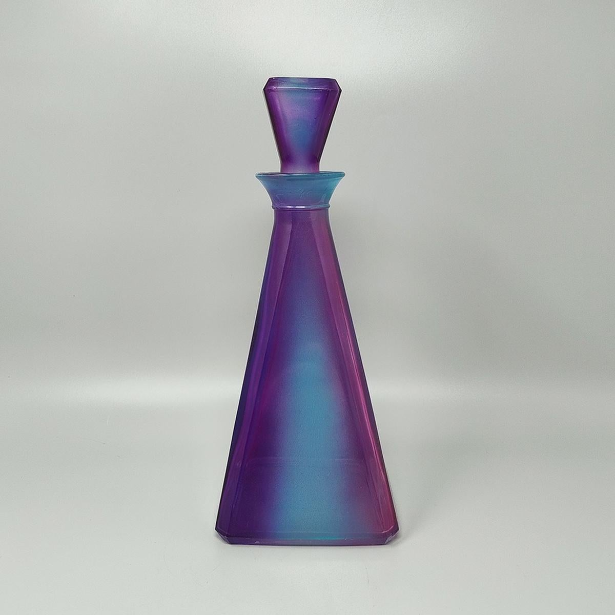 Mid-Century Modern Superbe carafe ou bouteille décorative des années 1970 par Luigi Bormioli. Fabriqué en Italie en vente