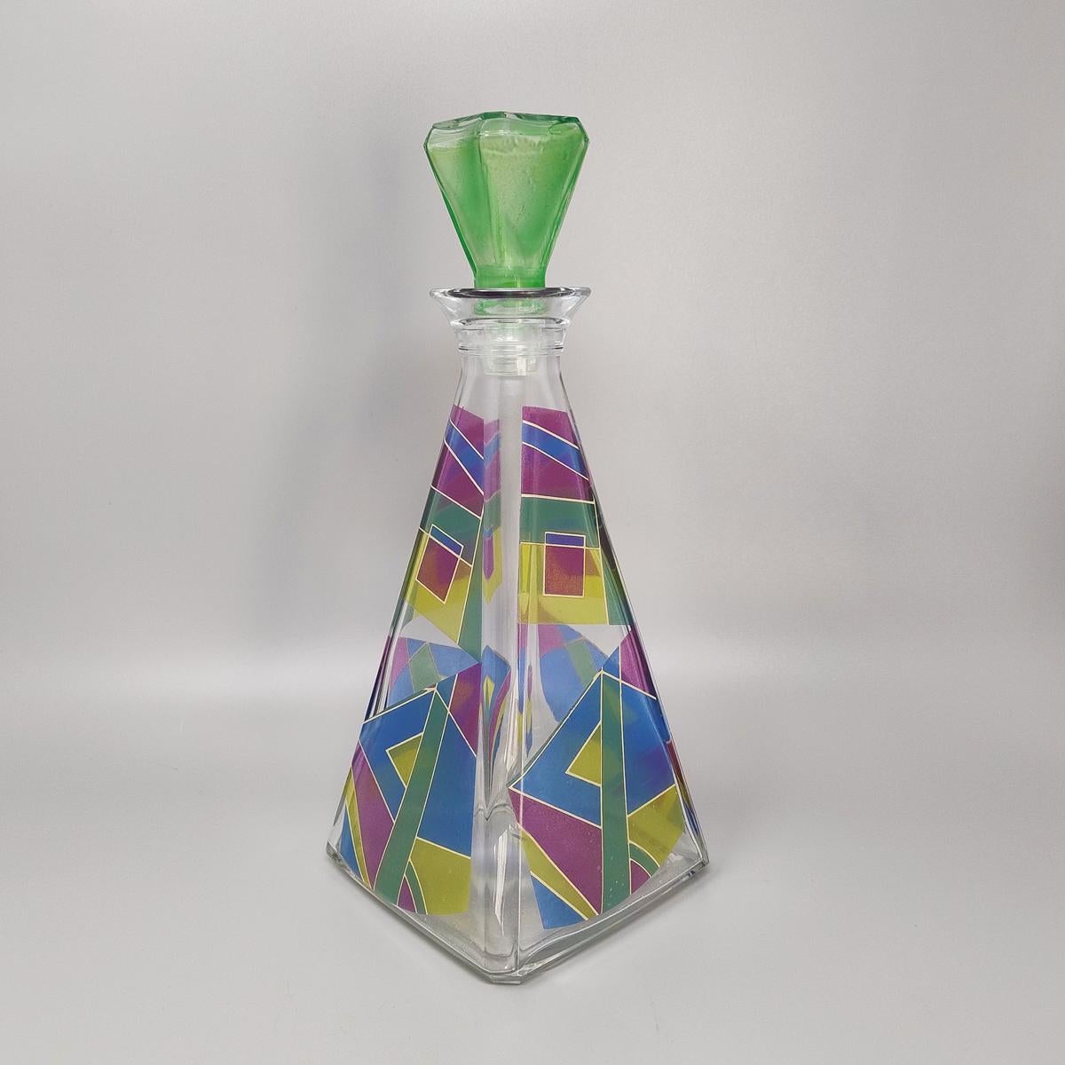 Mid-Century Modern Superbe carafe ou bouteille décorative des années 1970 par Luigi Bormioli. Fabriqué en Italie en vente