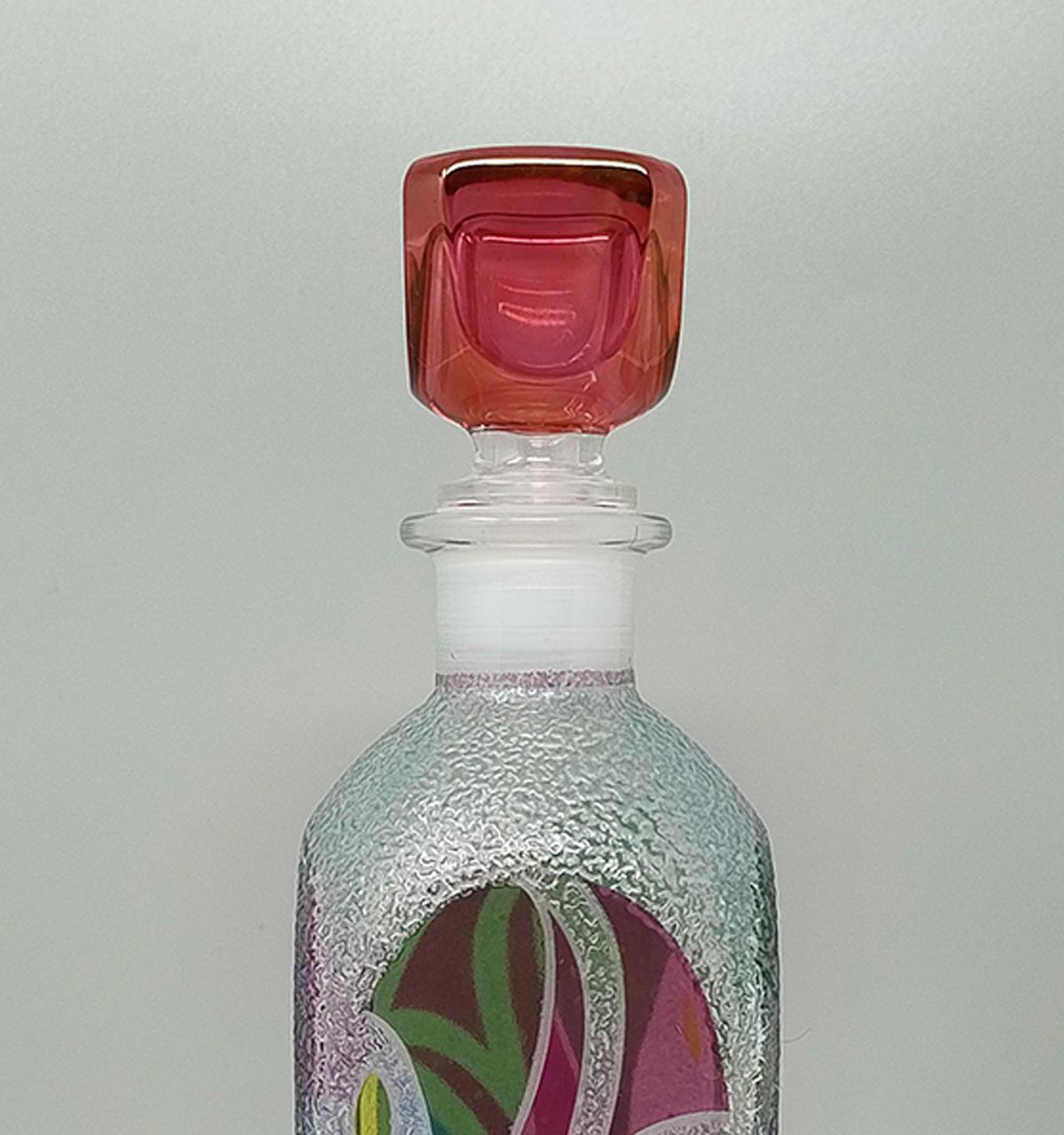 Impresionante decantador o botella decorativa de los años 70, obra de Luigi Bormioli. Fabricado en Italia en Excelente estado para la venta en Milano, IT