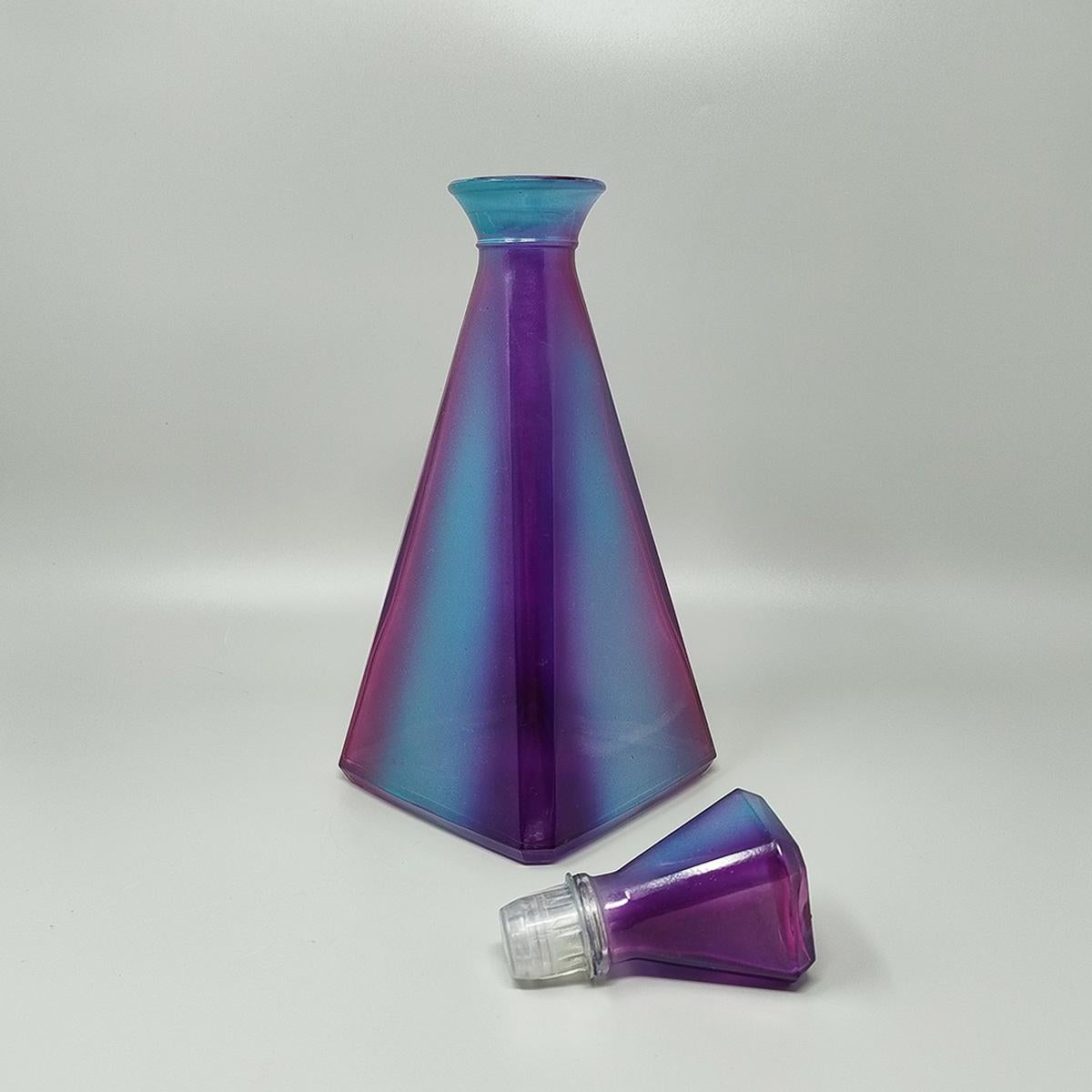 Superbe carafe ou bouteille décorative des années 1970 par Luigi Bormioli. Fabriqué en Italie Excellent état - En vente à Milano, IT