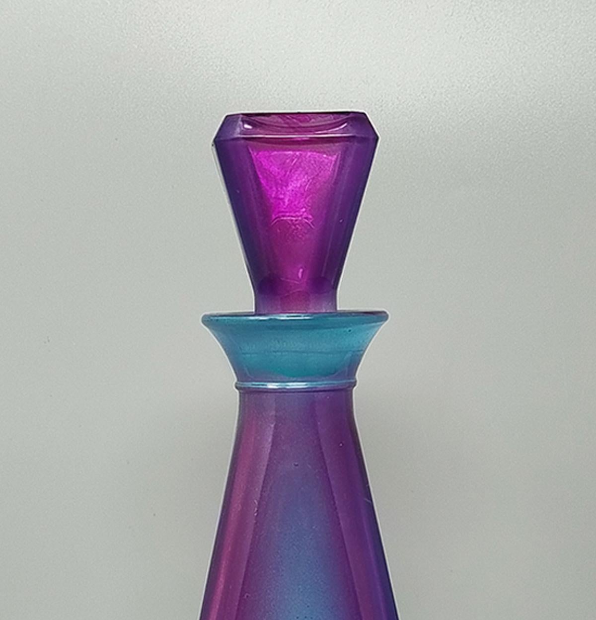 Fin du 20e siècle Superbe carafe ou bouteille décorative des années 1970 par Luigi Bormioli. Fabriqué en Italie en vente