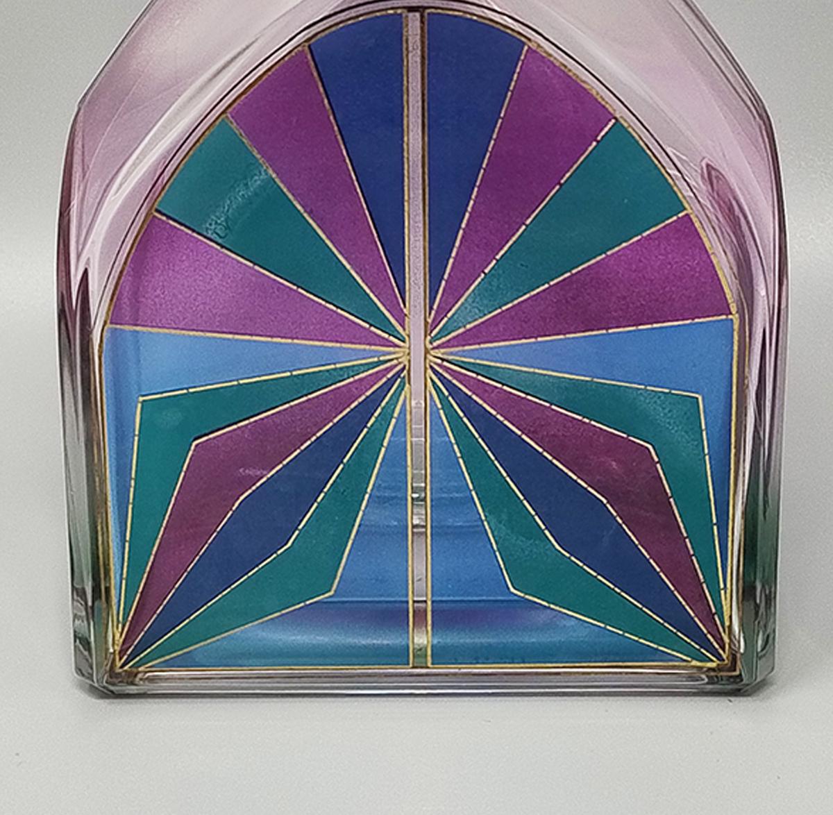 Superbe carafe ou bouteille décorative des années 1970 par Luigi Bormioli. Fabriqué en Italie en vente 1