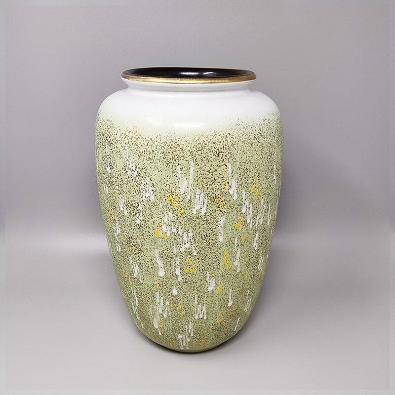 1970s Stunning Original Big Vase by Christiane Reuter . Fabriqué en Allemagne
Ce vase est magnifique et en excellent état. Ce vase est unique.
Dimensions :
diamètre 5,11