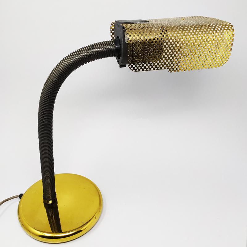 1970s Stunning Original Vintage Table Lamp in Brass design Targetti-Sankey. Made in Italy. The lamp works perfectly and is in very good condition. A true piece of modern art.
Dimensions:
7,1 x 7,1 x 15,74H inches
L 17 cm x 17P cm x 40H cm