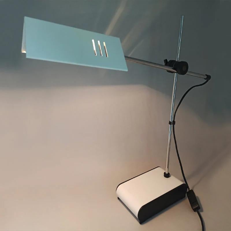 Atemberaubende Original Vintage-Tischlampe in Weiß, 1970er Jahre, Design von Veneta Lumi (Ende des 20. Jahrhunderts) im Angebot