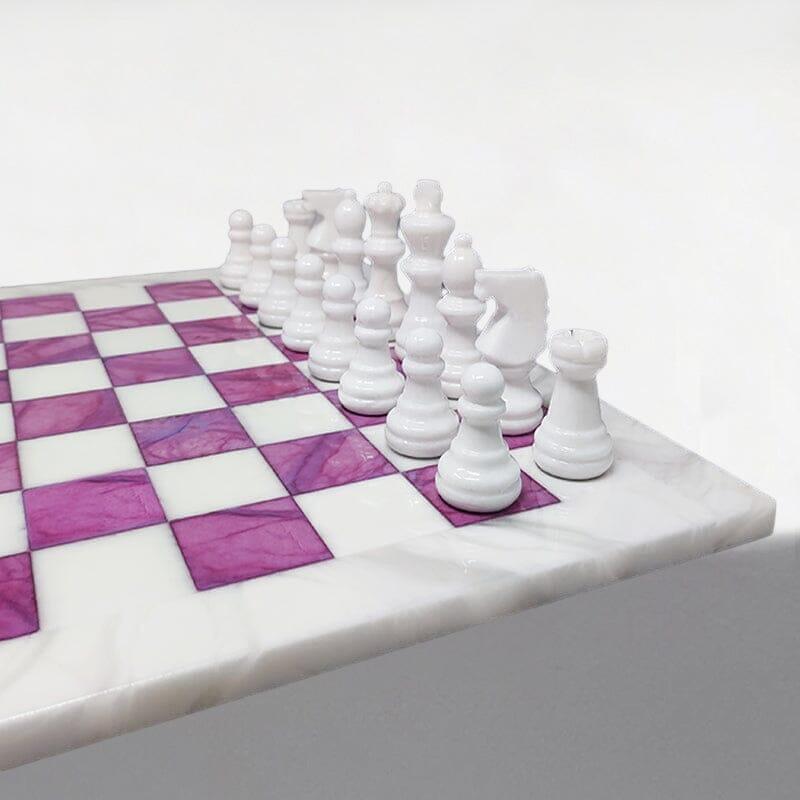 1970s Stunning Pink and White Chess Set in Volterra Alabaster Handmade Made in I In Excellent Condition For Sale In Milano, IT