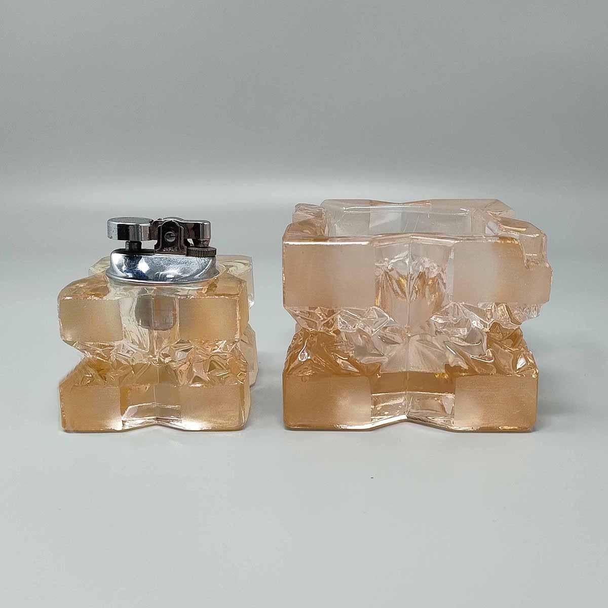 Años 70 Impresionante juego de fumar de Antonio Imperatore en cristal de Murano. Fabricado en Italia
Los artículos están en excelentes condiciones. El encendedor de mesa funciona perfectamente,
Este juego de fumar es precioso
Dimensiones:
Cenicero