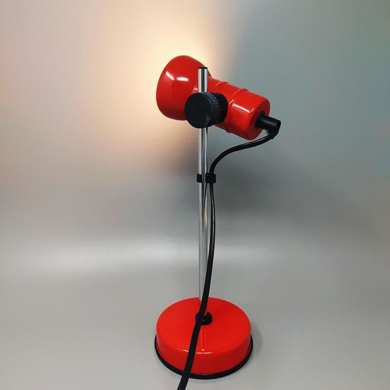 1970s Stunning Red Table Lamp by Veneta Lumi, Made in Italy In Excellent Condition For Sale In Milano, IT