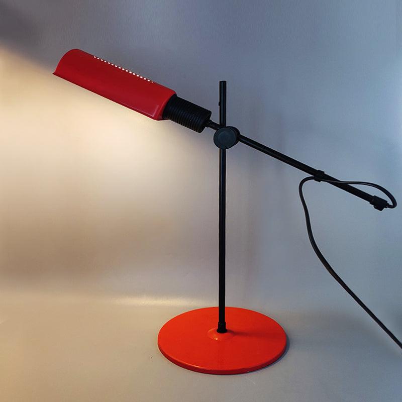 Superbe lampe de bureau rouge des années 1970 par Veneta Lumi, fabriquée en Italie Excellent état - En vente à Milano, IT