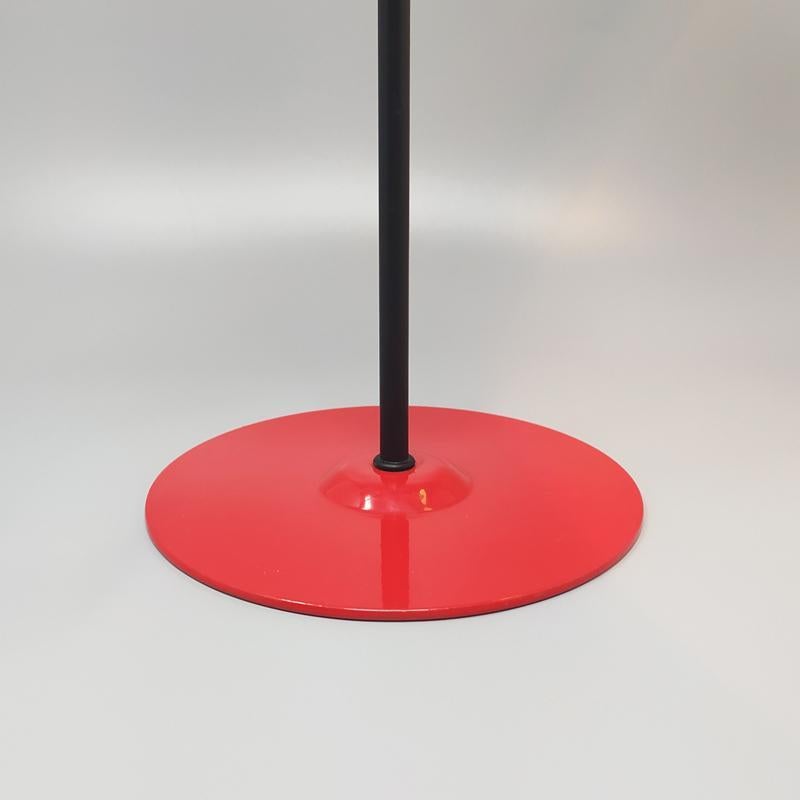 Impresionante lámpara de mesa roja de los años 70 de Veneta Lumi, Made in Italy en venta 2