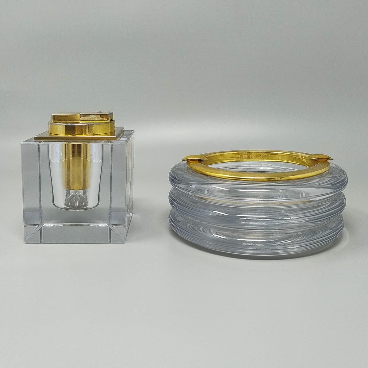 1970 Stupendo set da fumo di Antonio Imperatore in vetro di Murano. Prodotto in Italia
Gli articoli sono in ottime condizioni. L'accendino da tavolo funziona perfettamente.
Questo set per fumatori è splendido
Dimensioni:
Posacenere diam. 5,51 x 1,69