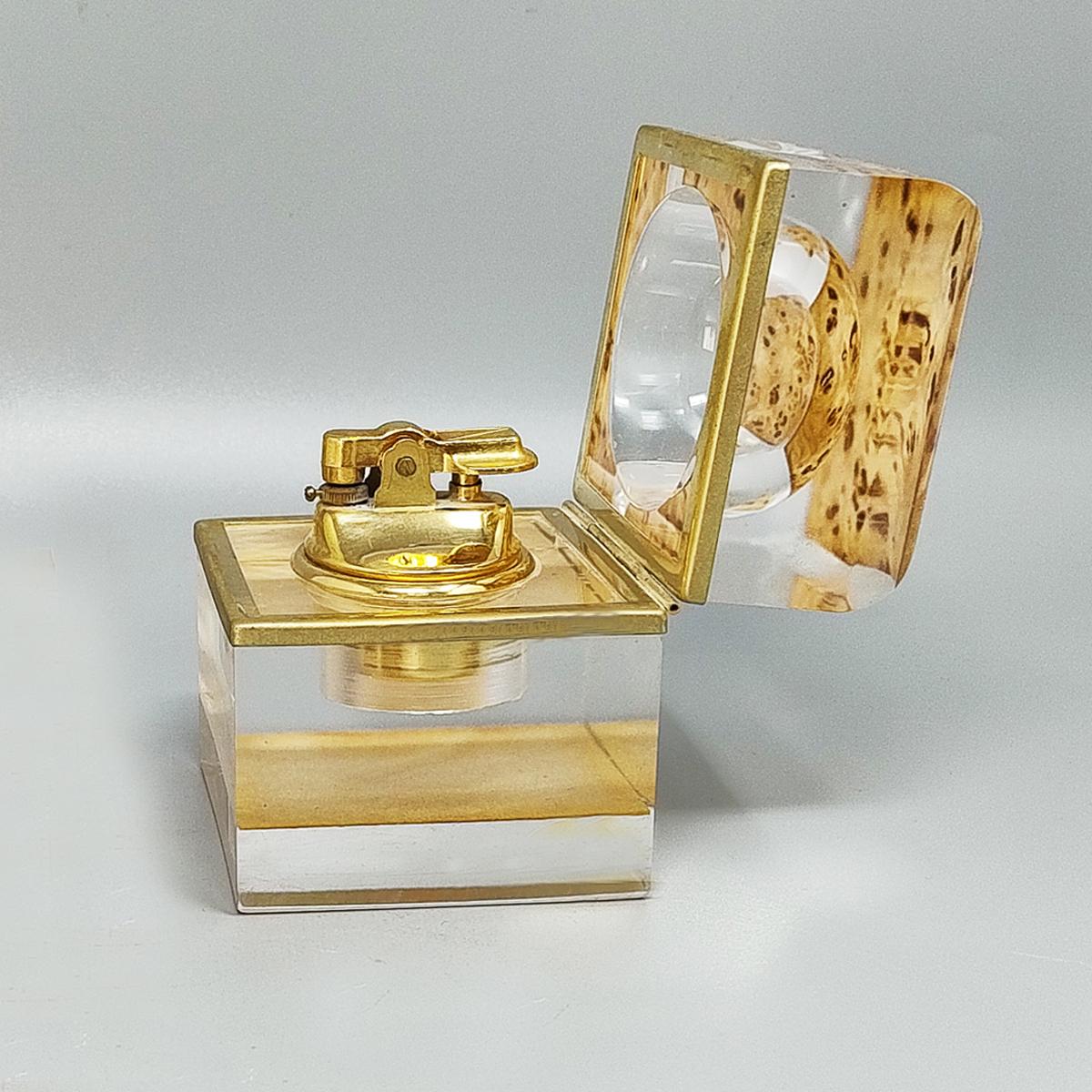 1970er Jahre Stunning Smoking Set von Stilform in Lucite und Messing Galvanized Gold 24K. im Zustand „Hervorragend“ im Angebot in Milano, IT