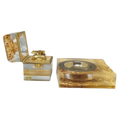 Impresionante Juego de Fumar de los años 70 de Stilform en Lucite y Latón Galvanizado Oro 24K.
