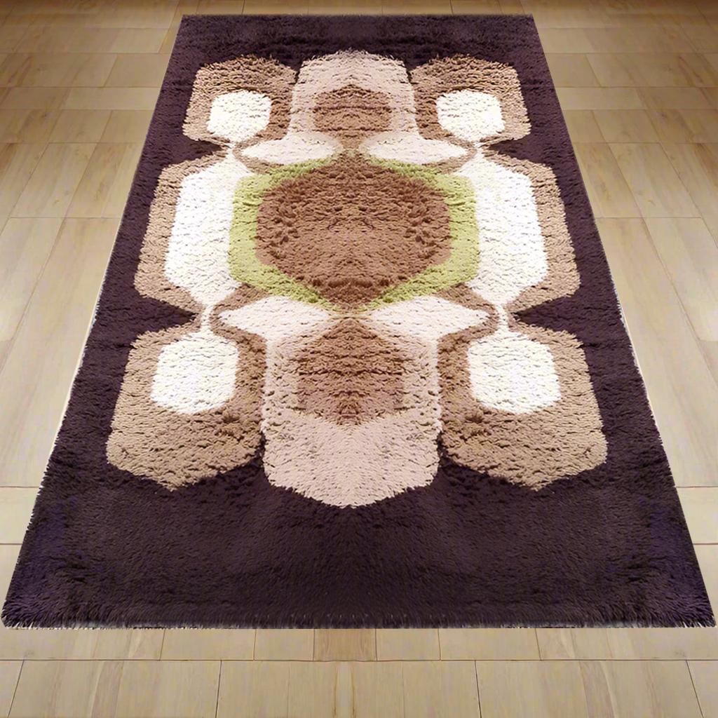 Mid-Century Modern 1970s Stunning  Tapis A Space en laine. Fabriqué en Italie en vente