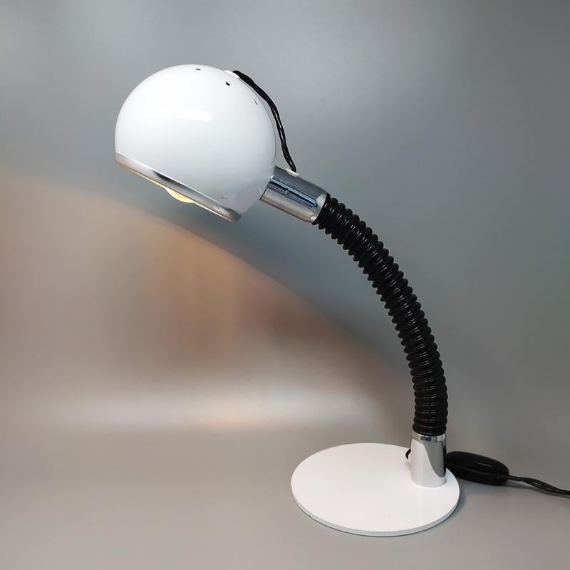 Superbe lampe de bureau blanche Eyeball de l'ère spatiale des années 1970 par Reggiani. Fabriquée en Italie Excellent état - En vente à Milano, IT