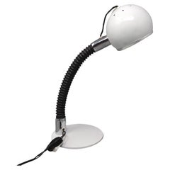 Lampada da tavolo A Space Age White Eyeball di Reggiani degli anni '70. Prodotto in Italia