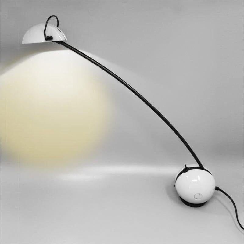 Fin du 20e siècle 1970s Stunning White Table Lamp 