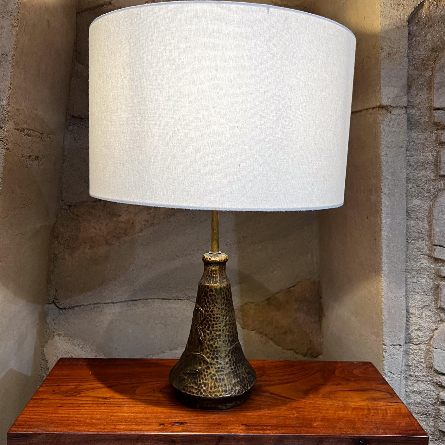 Fin du 20e siècle Lampe de table Art Nouveau Arthur Court en faux bronze des années 1970 en vente
