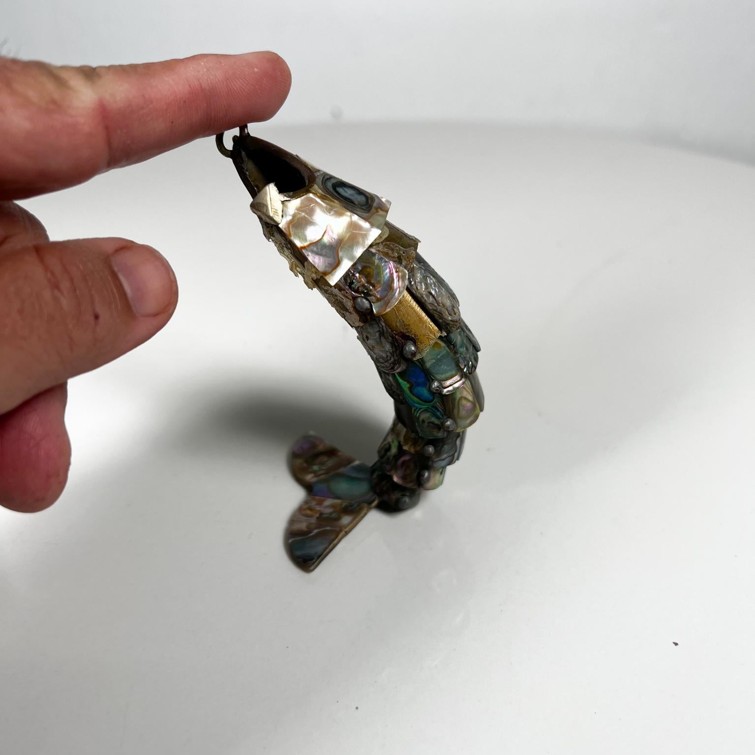1970s Style Los Castillo Vintage Abalone Fish Bottle Opener Mexico Abulón en venta