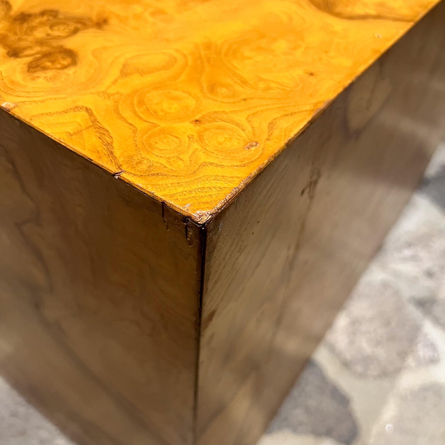 Mesa de centro Milo Baughman estilo años 70 Cubo de madera de Burlwood en Bueno estado para la venta en Chula Vista, CA