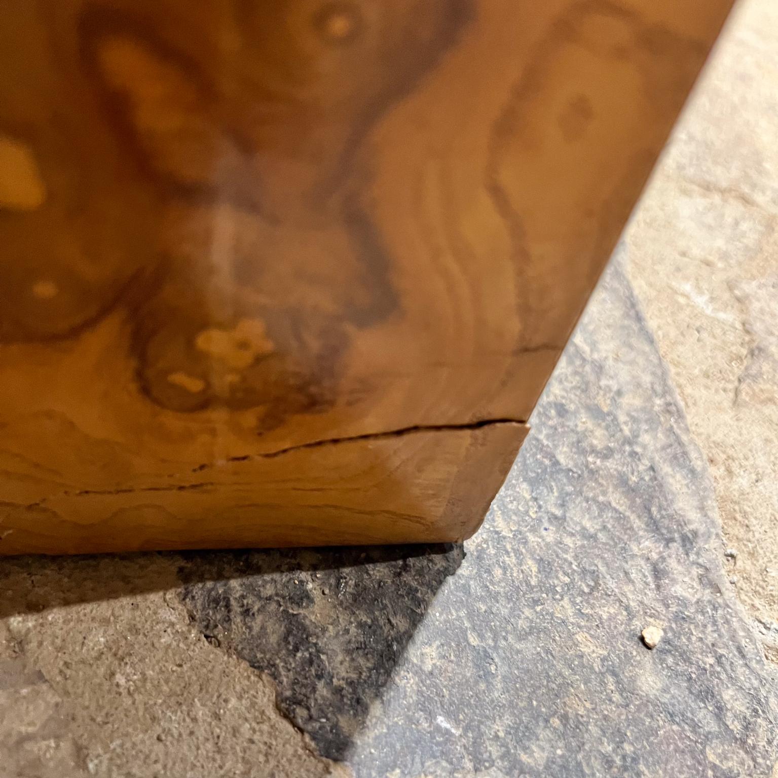 Mesa de centro Milo Baughman estilo años 70 Cubo de madera de Burlwood en venta 1