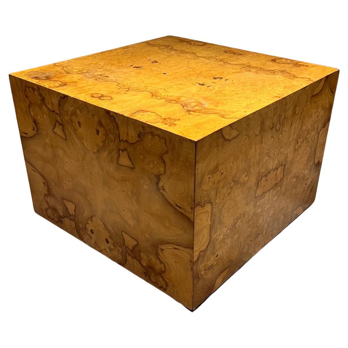 Tavolino da caffè in stile anni '70 di Milo Baughman, cubo in legno di betulla