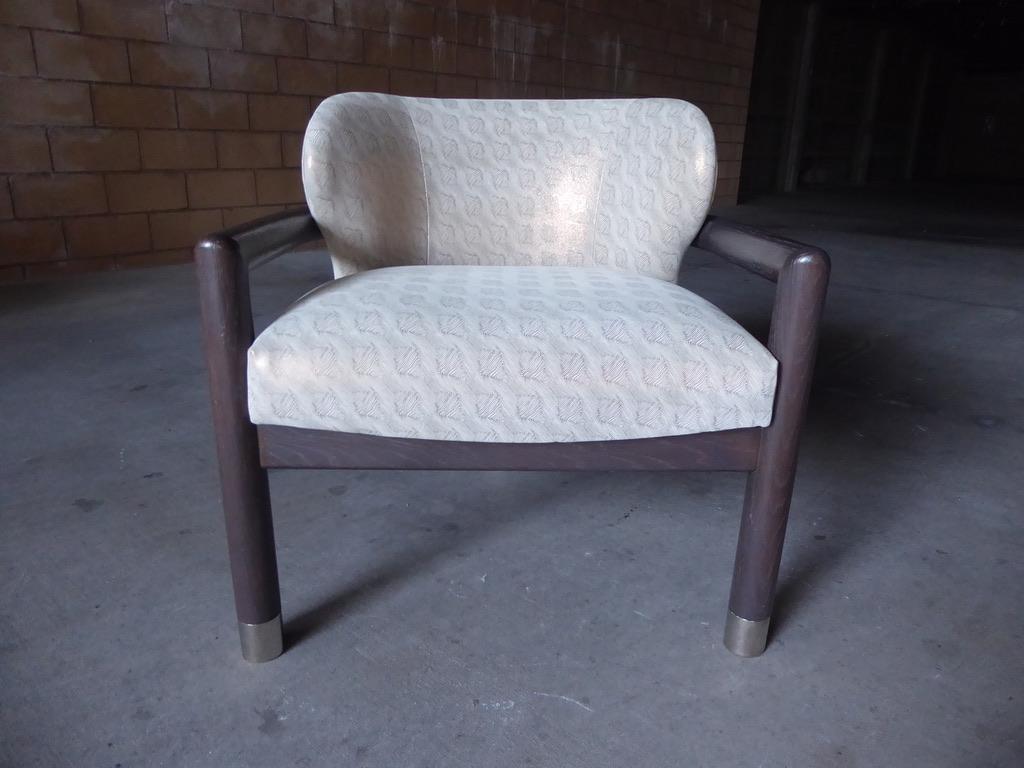 Mid-Century Modern 1970s Style Stained Oak Tripod Chair by Christopher Anthony Ltd. For Sale