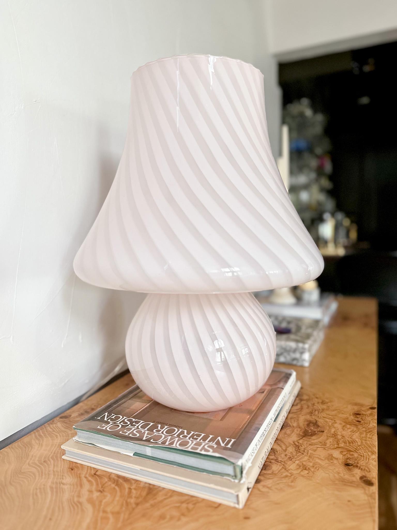 1970s Substantial Light Pink Murano Swirl Mushroom Lamp For Sale 2