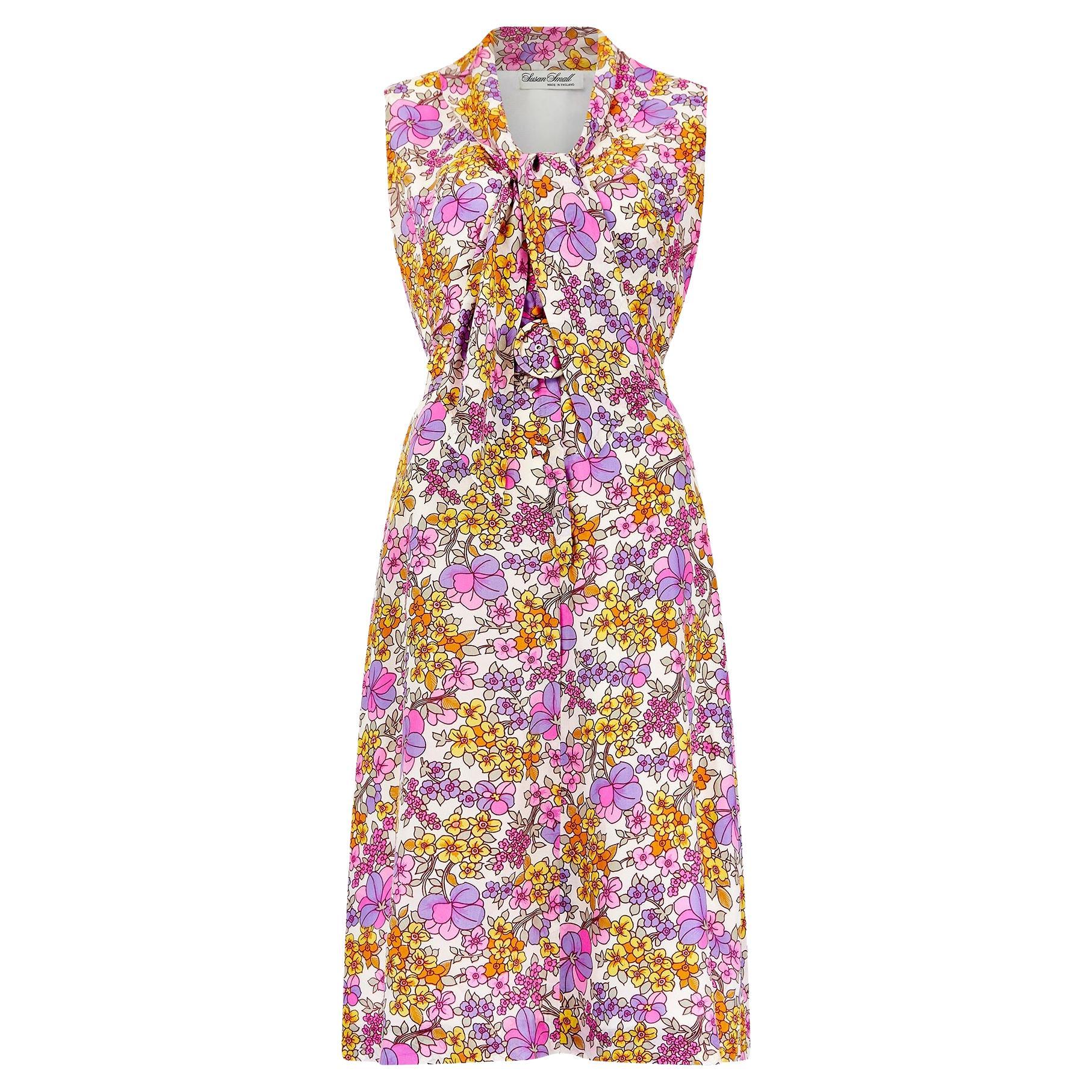 Vestido de seda con estampado floral psicodélico Susan Small, años 70 en venta