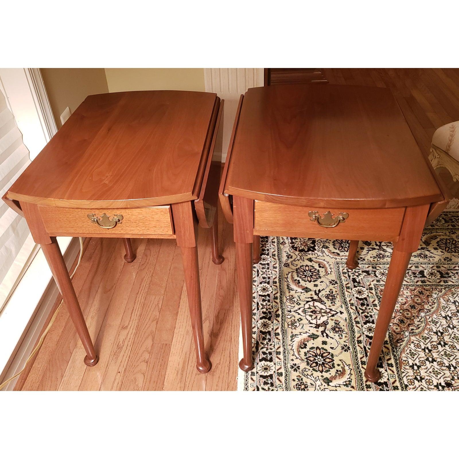 1970s Suters Hepplewhite Pembroke Drop-Leaves Oval Cherry Side Tables For Sale 4