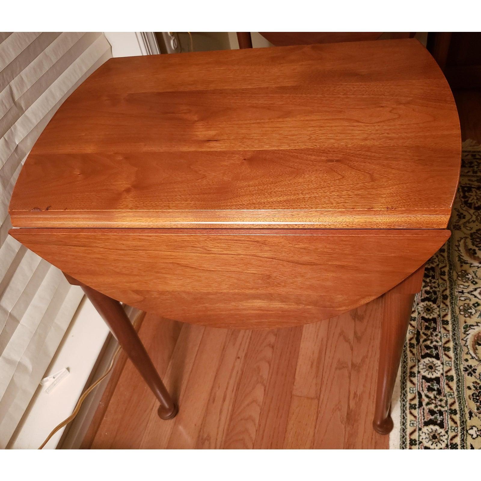Woodwork 1970s Suters Hepplewhite Pembroke Drop-Leaves Oval Cherry Side Tables For Sale