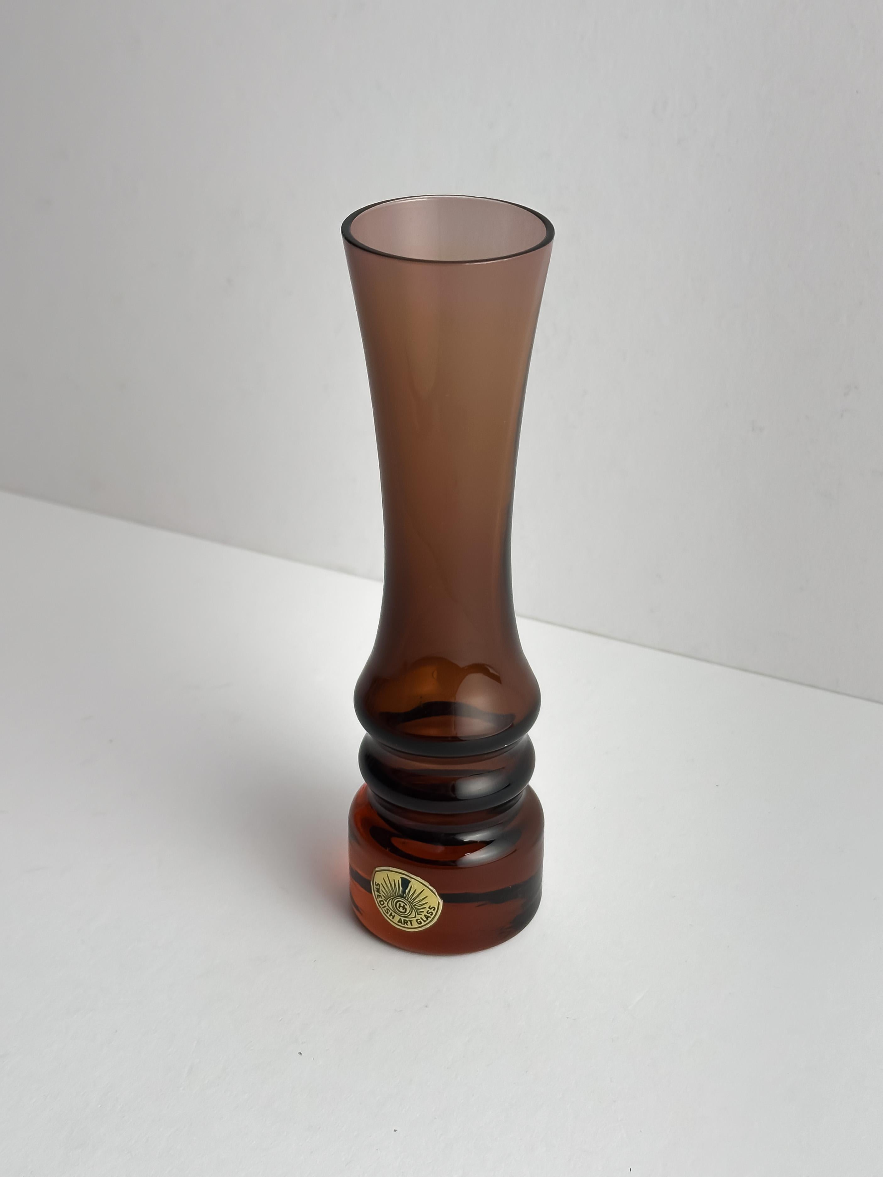 1970er Swedish art glass Vase in rauchbraun und orange von SEA Glasbruk (Moderne der Mitte des Jahrhunderts) im Angebot