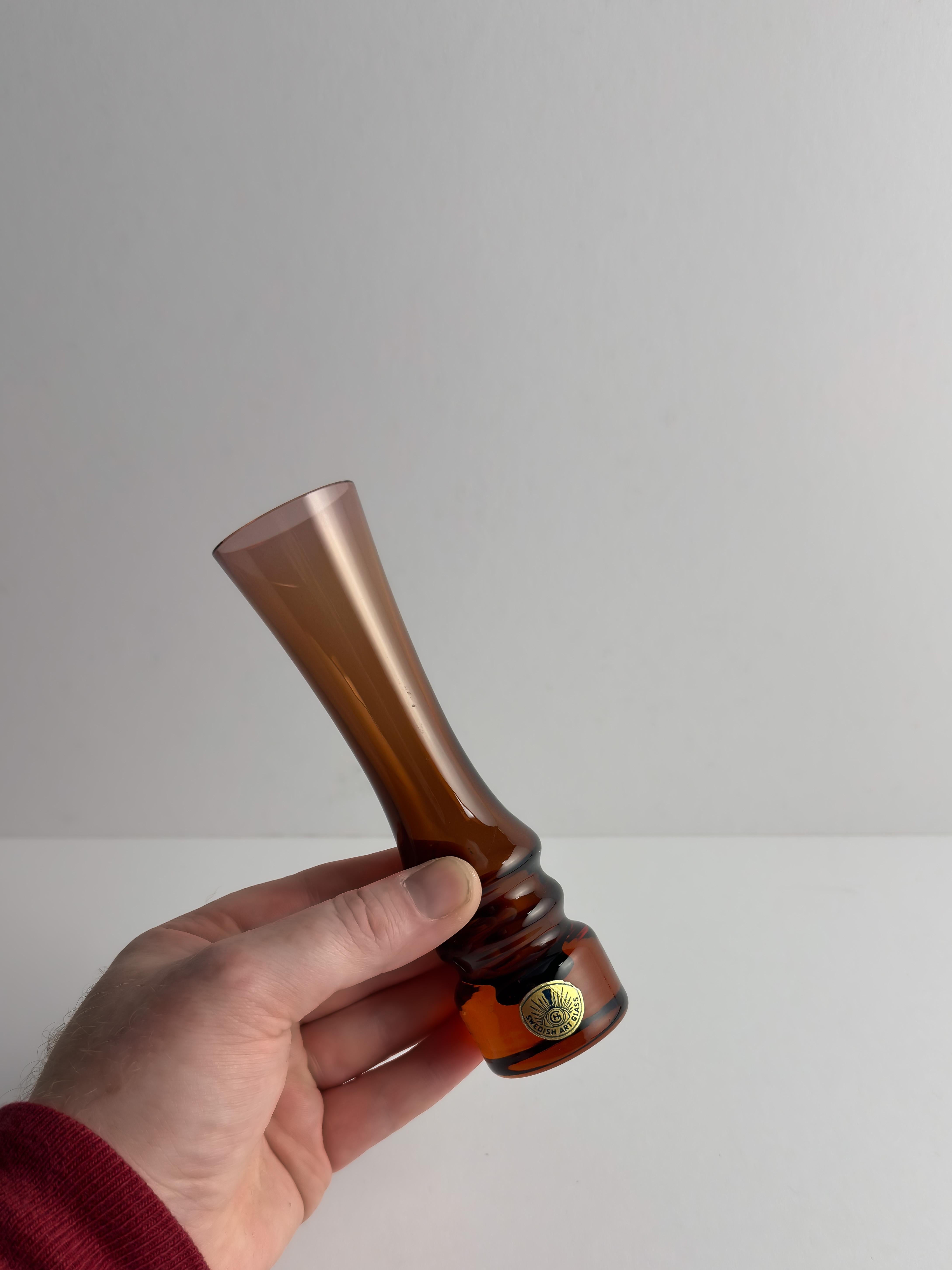 1970er Swedish art glass Vase in rauchbraun und orange von SEA Glasbruk (Handgefertigt) im Angebot