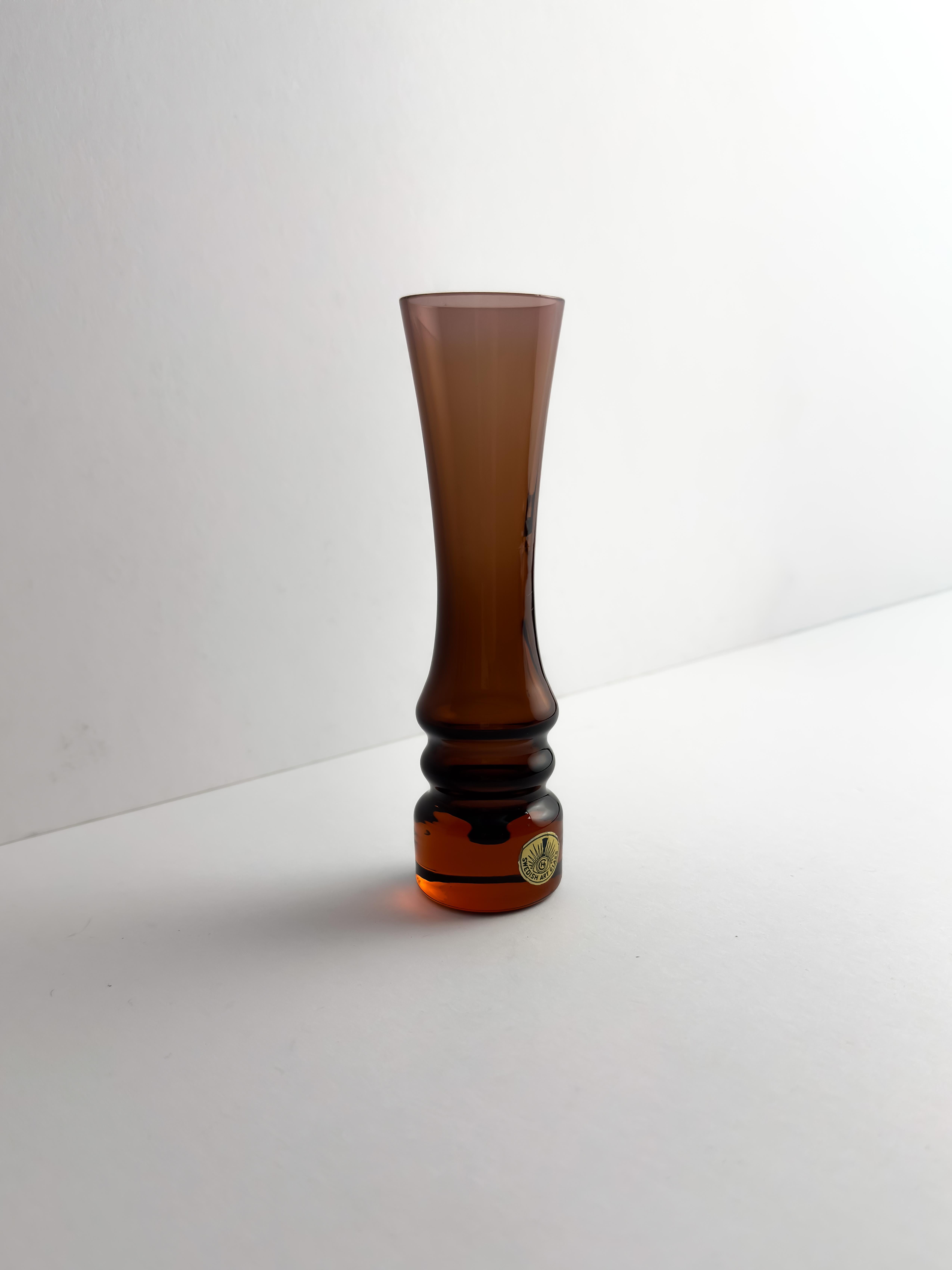 1970er Swedish art glass Vase in rauchbraun und orange von SEA Glasbruk im Zustand „Gut“ im Angebot in Glasgow, GB