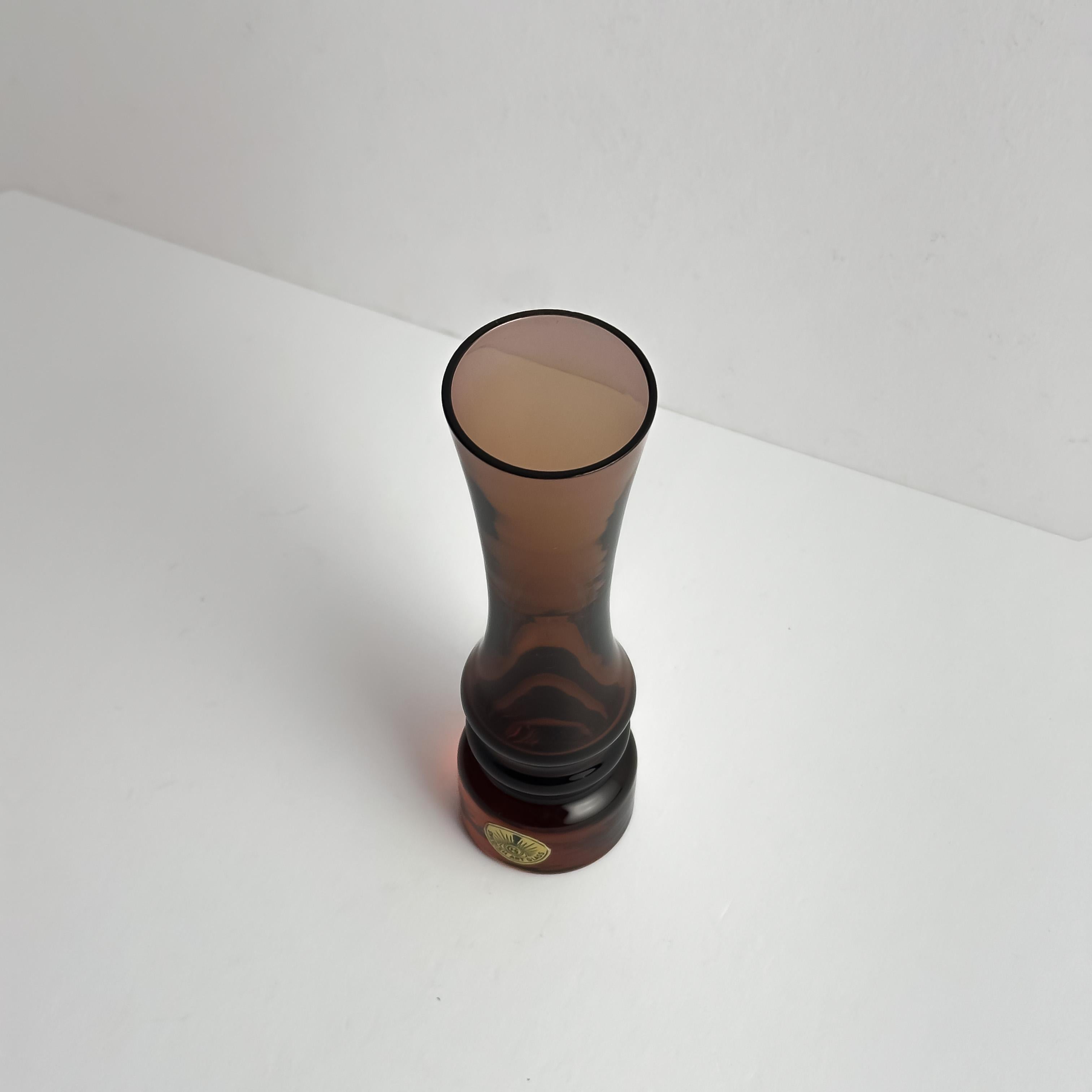 1970er Swedish art glass Vase in rauchbraun und orange von SEA Glasbruk (Ende des 20. Jahrhunderts) im Angebot