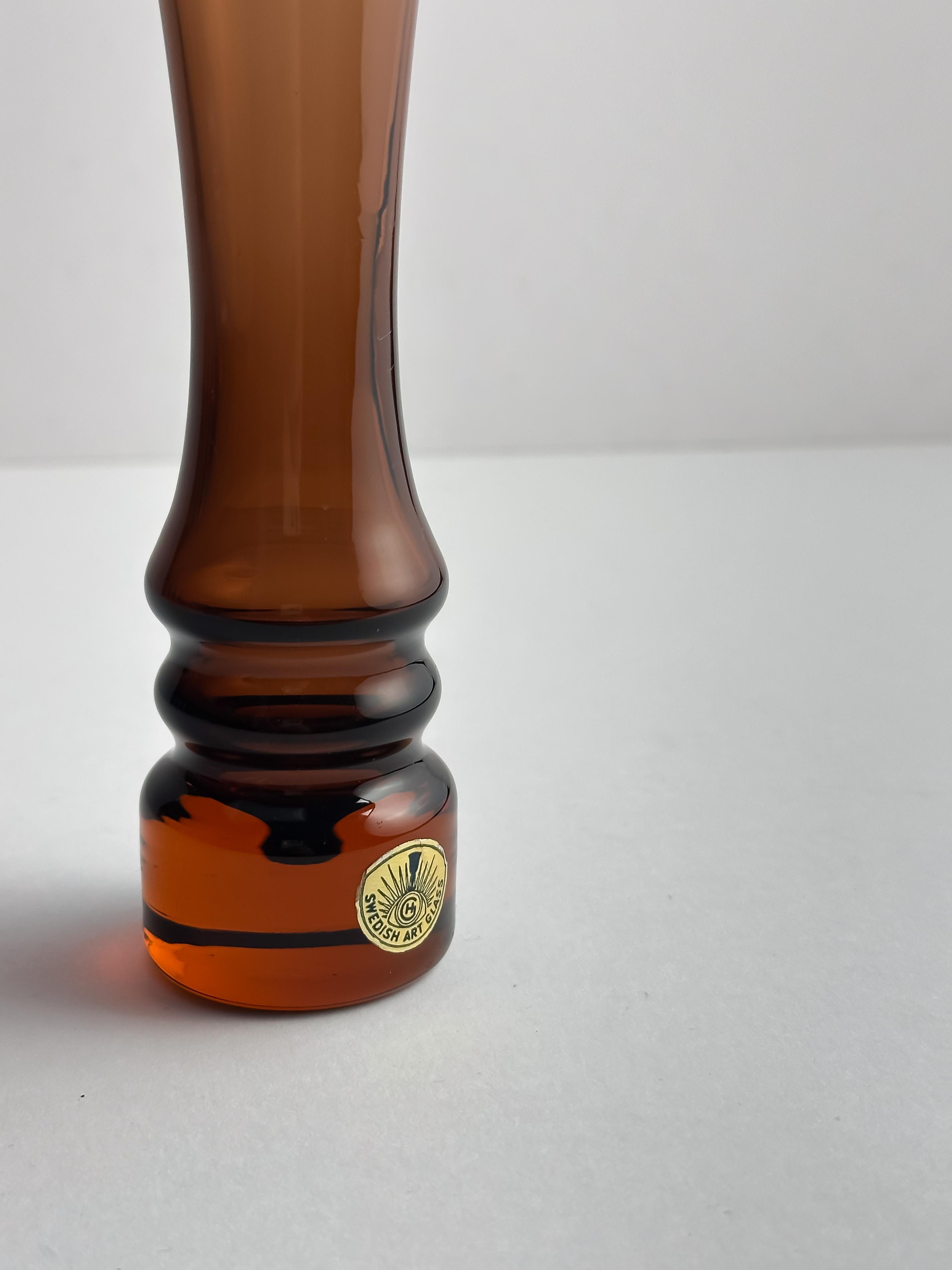 1970er Swedish art glass Vase in rauchbraun und orange von SEA Glasbruk (Kristall) im Angebot