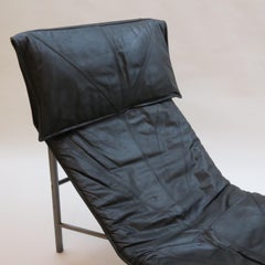 1970s Swedish Black Leather Chaise Lounge by Tord Bjorklund