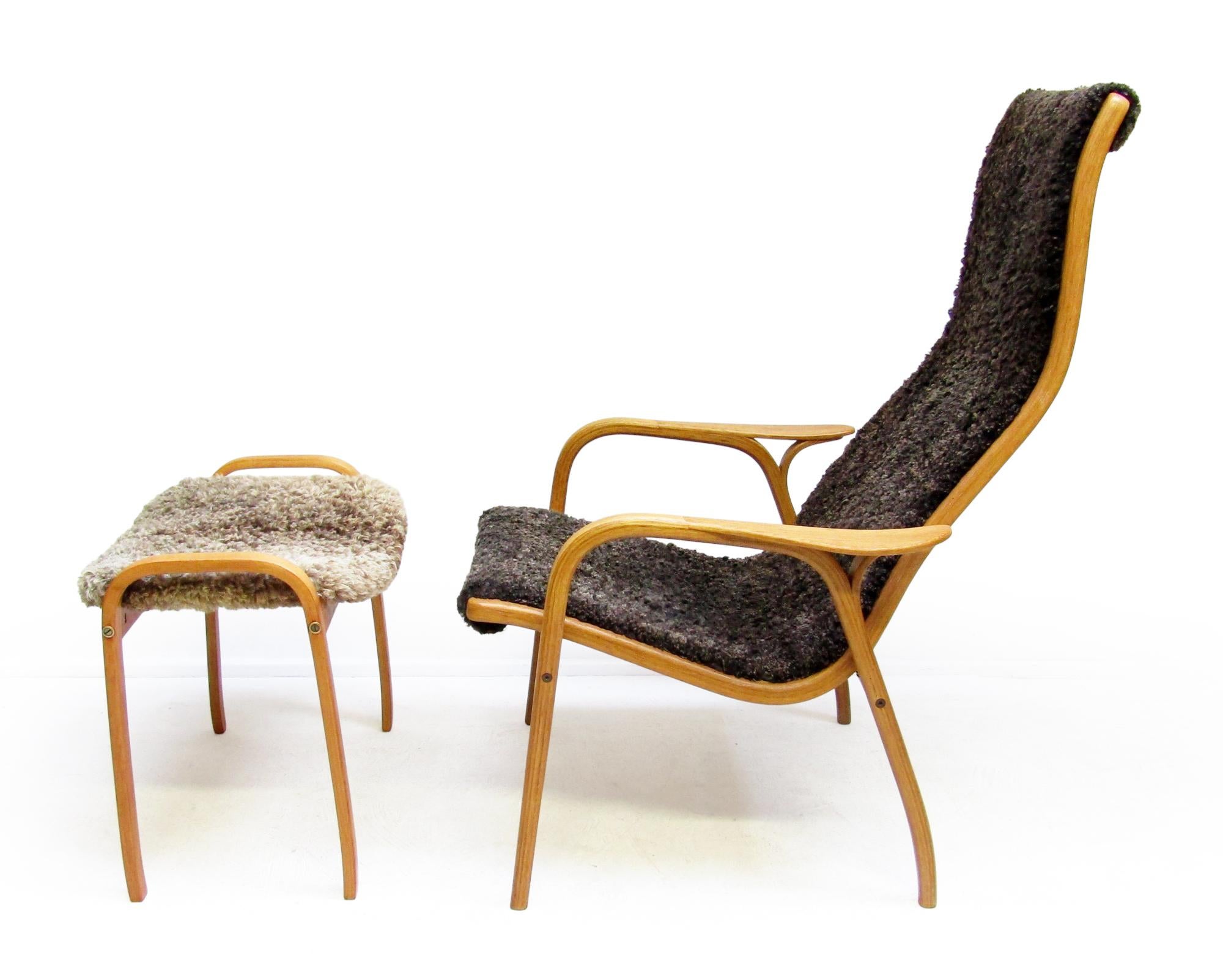 1970s Swedish Lamino Chair & Ottoman in Sheepskin by Yngve Ekstrom for Swedese In Good Condition For Sale In Shepperton, Surrey