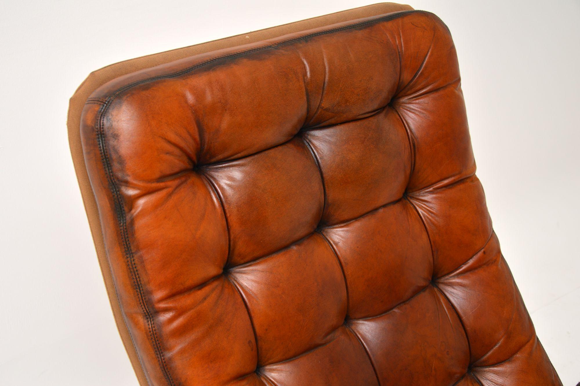 Mid-Century Modern 1970s Swedish Leather Chaise by Sam Larsson for DUX