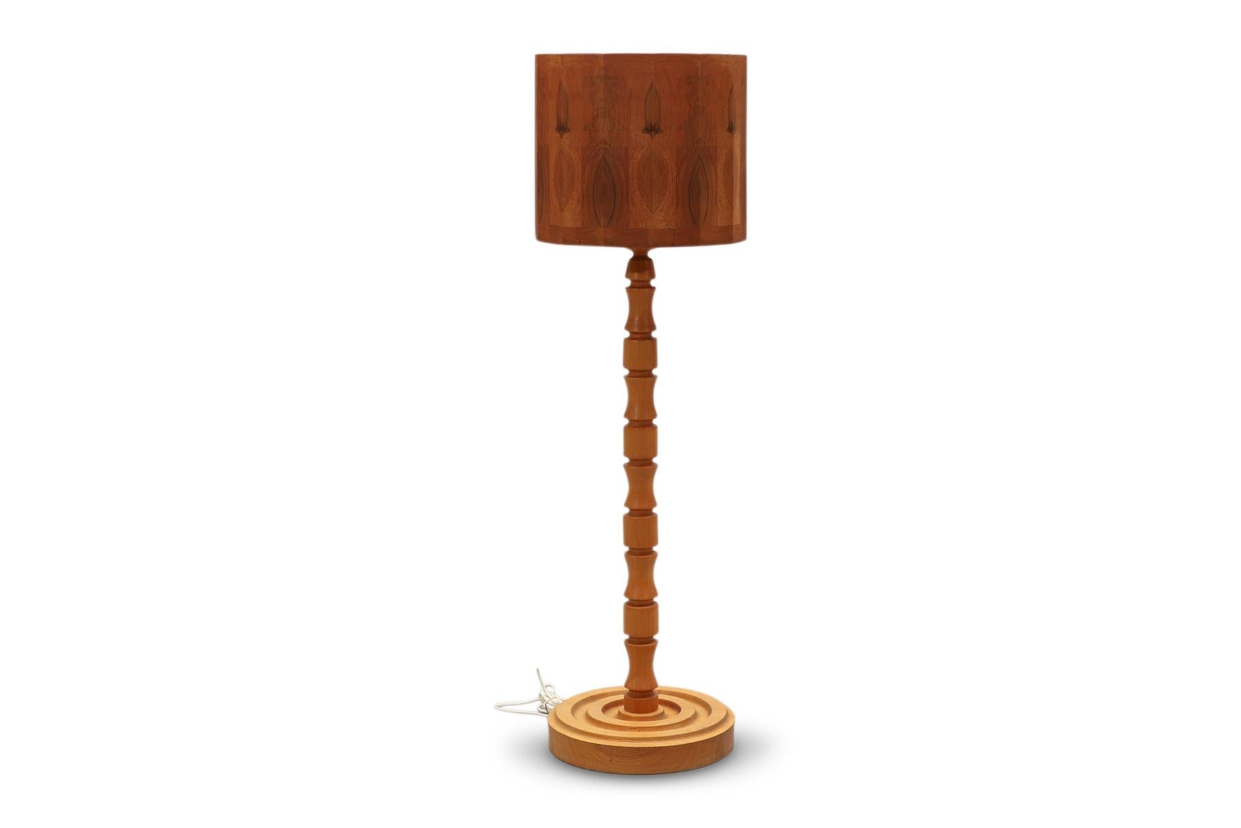 20th Century 1970s Swedish Modern Floor Lamp in Figurative Pine For Sale