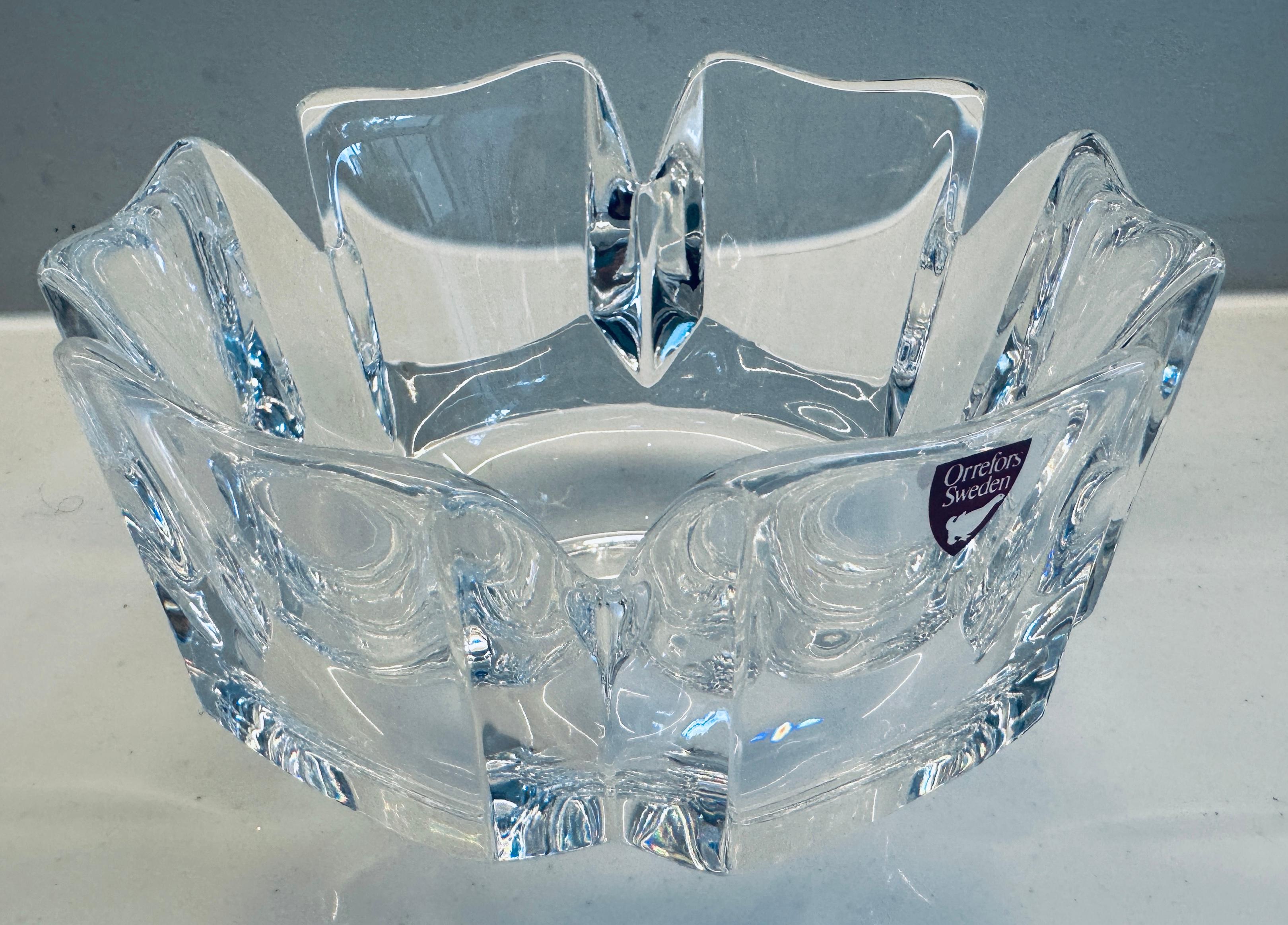 20ième siècle 1970 Swedish Orrefors Crystal Glass Corona Bowl by Lars Hellsten No 4884-121 en vente