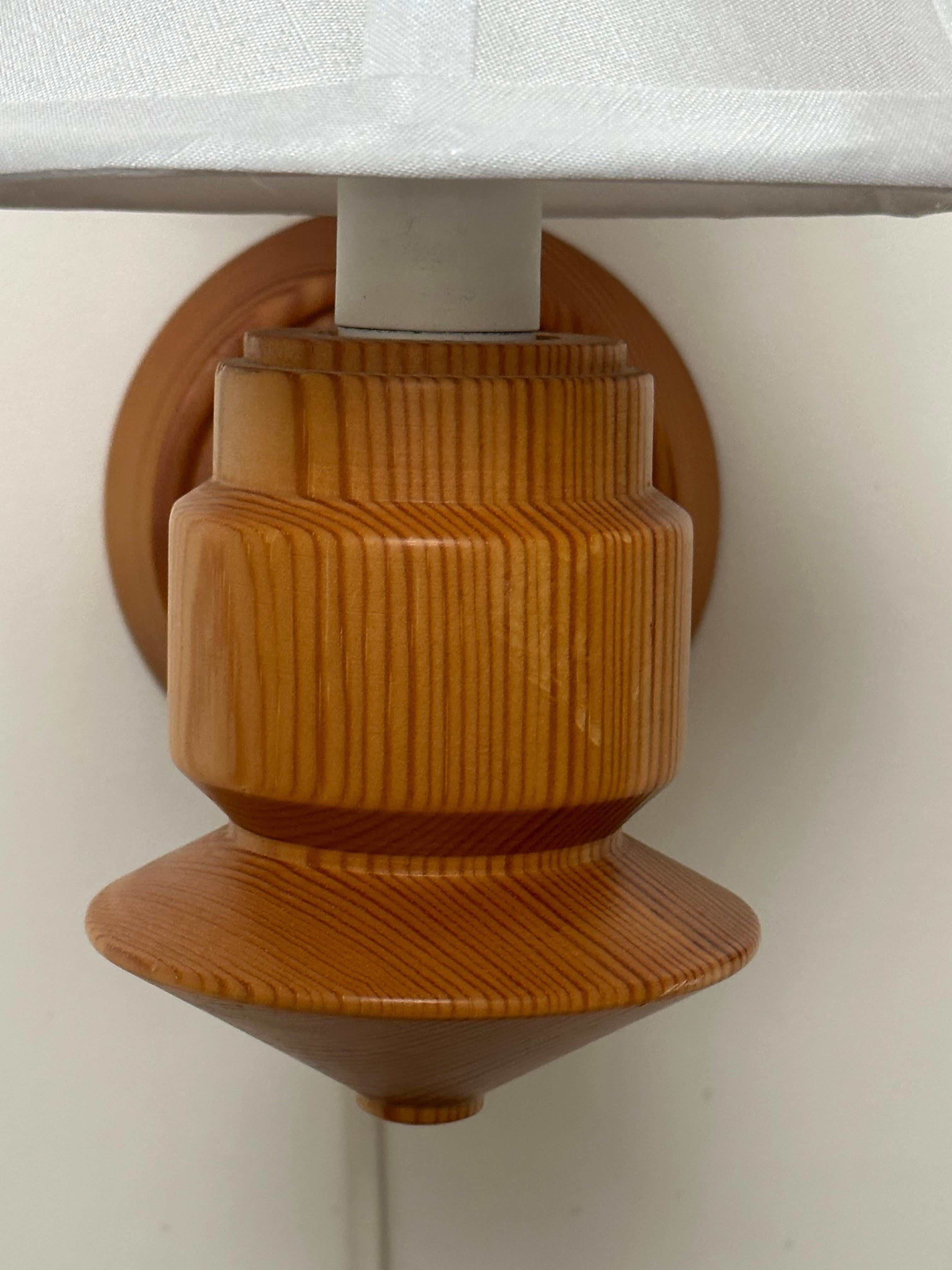Apliques/ Lámparas de pared de pino sueco de los años 70 en venta 2