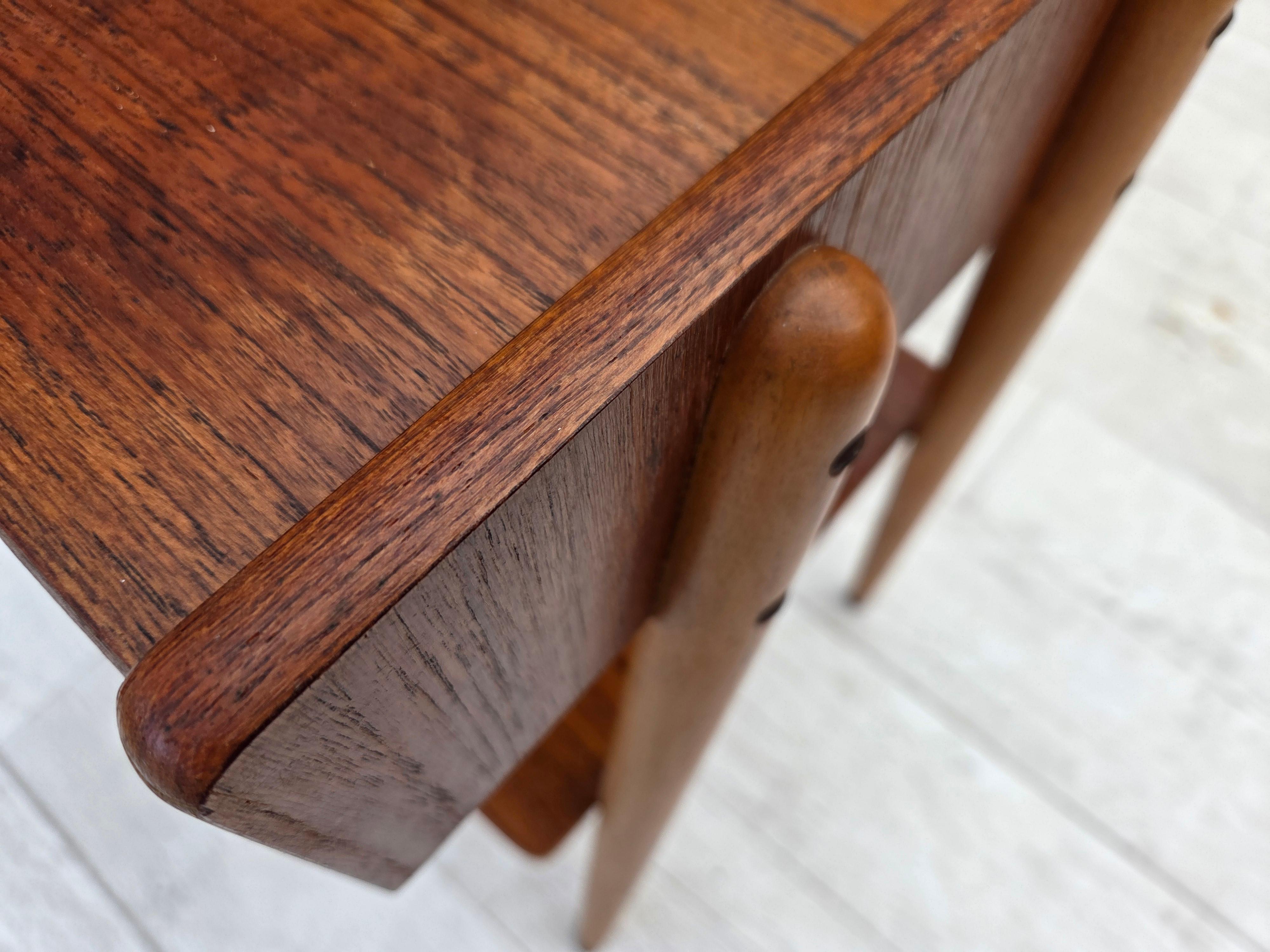 1970s, Swedish side table by AB Carlstrom with drawer, teak wood. In condizioni buone in vendita a Tarm, 82