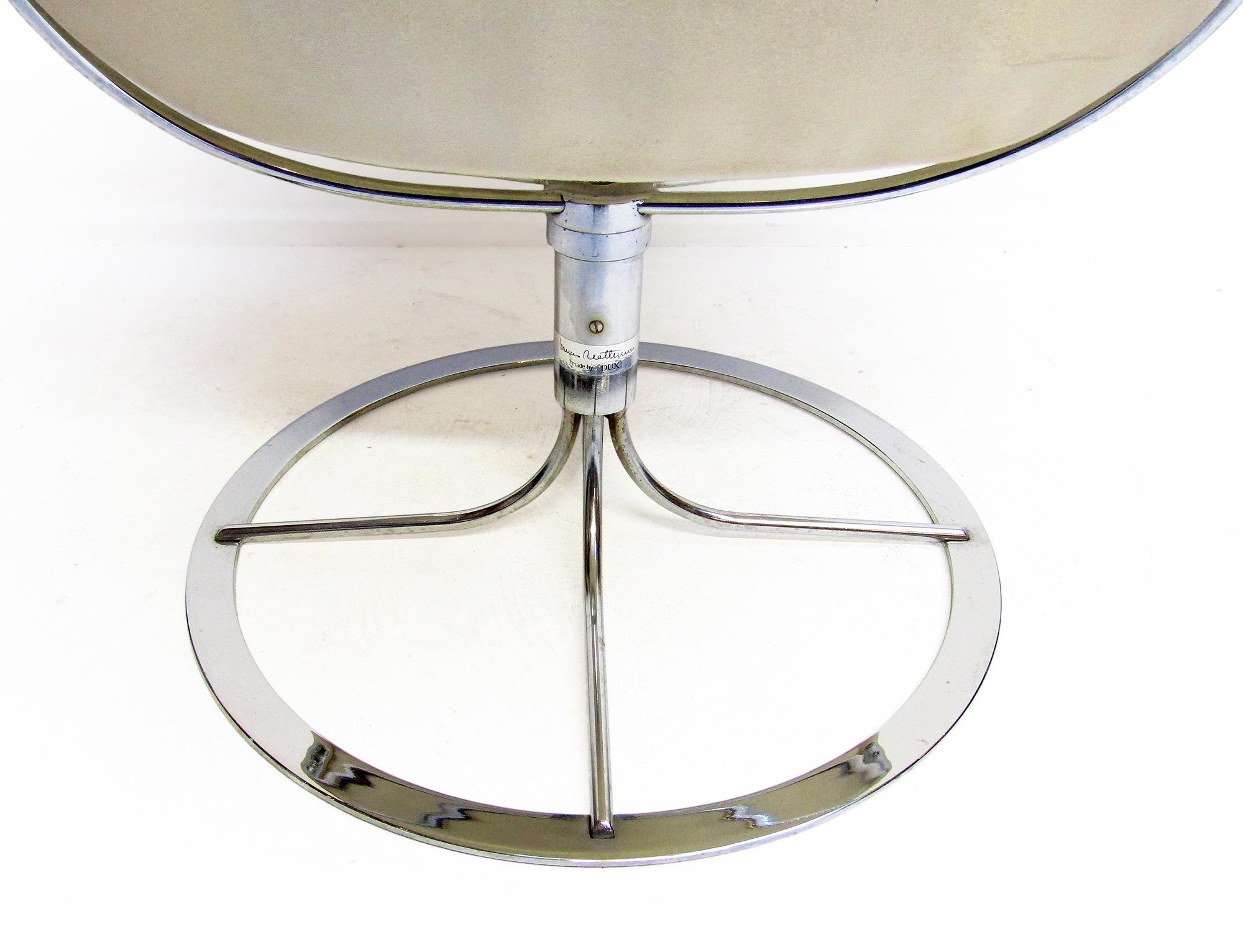 Chaise Jetson suédoise de l'ère spatiale des années 1970 en cuir blanc par Bruno Mathsson pour Dux en vente 3