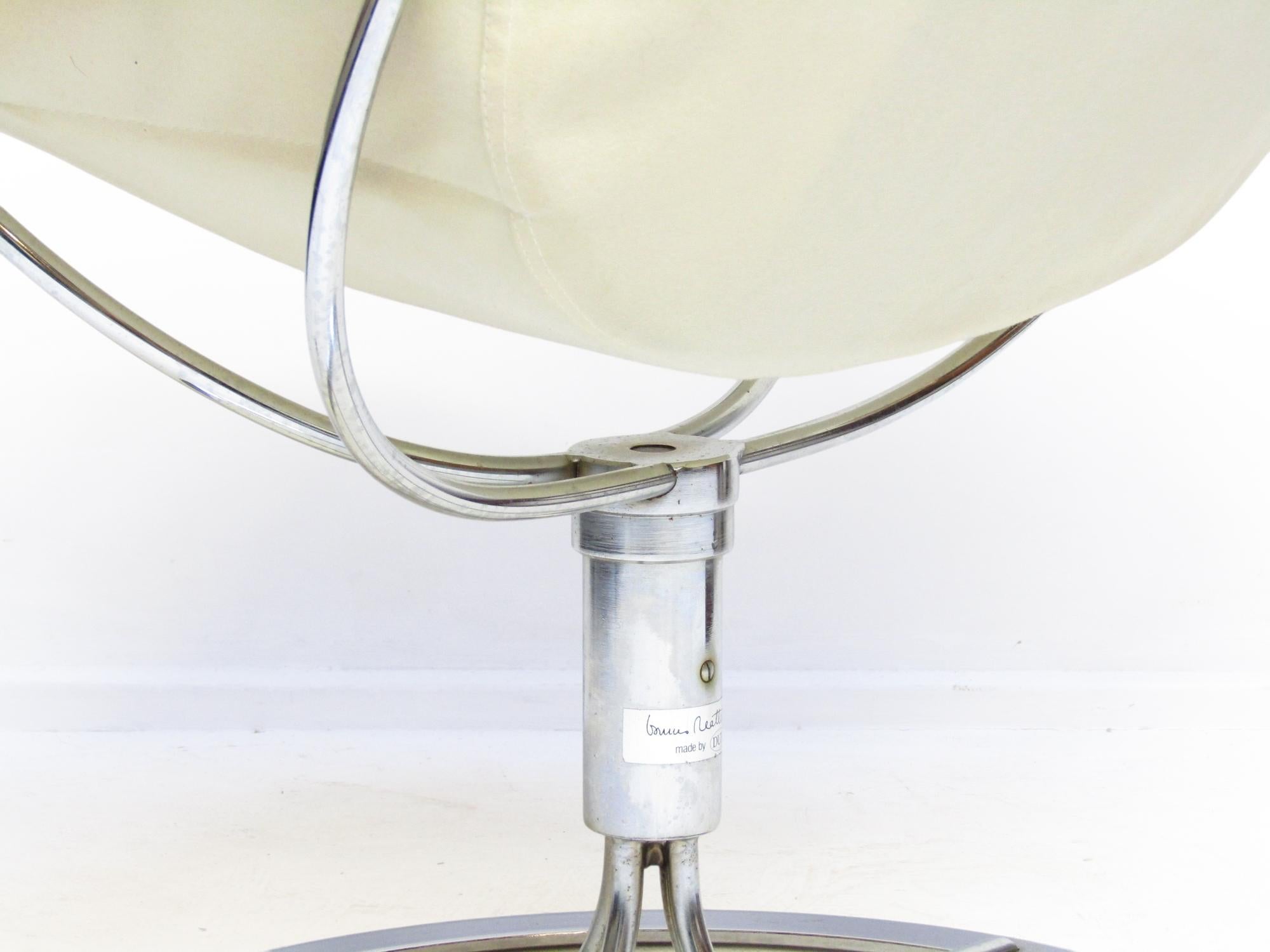 Chaise Jetson suédoise de l'ère spatiale des années 1970 en cuir blanc par Bruno Mathsson pour Dux en vente 5