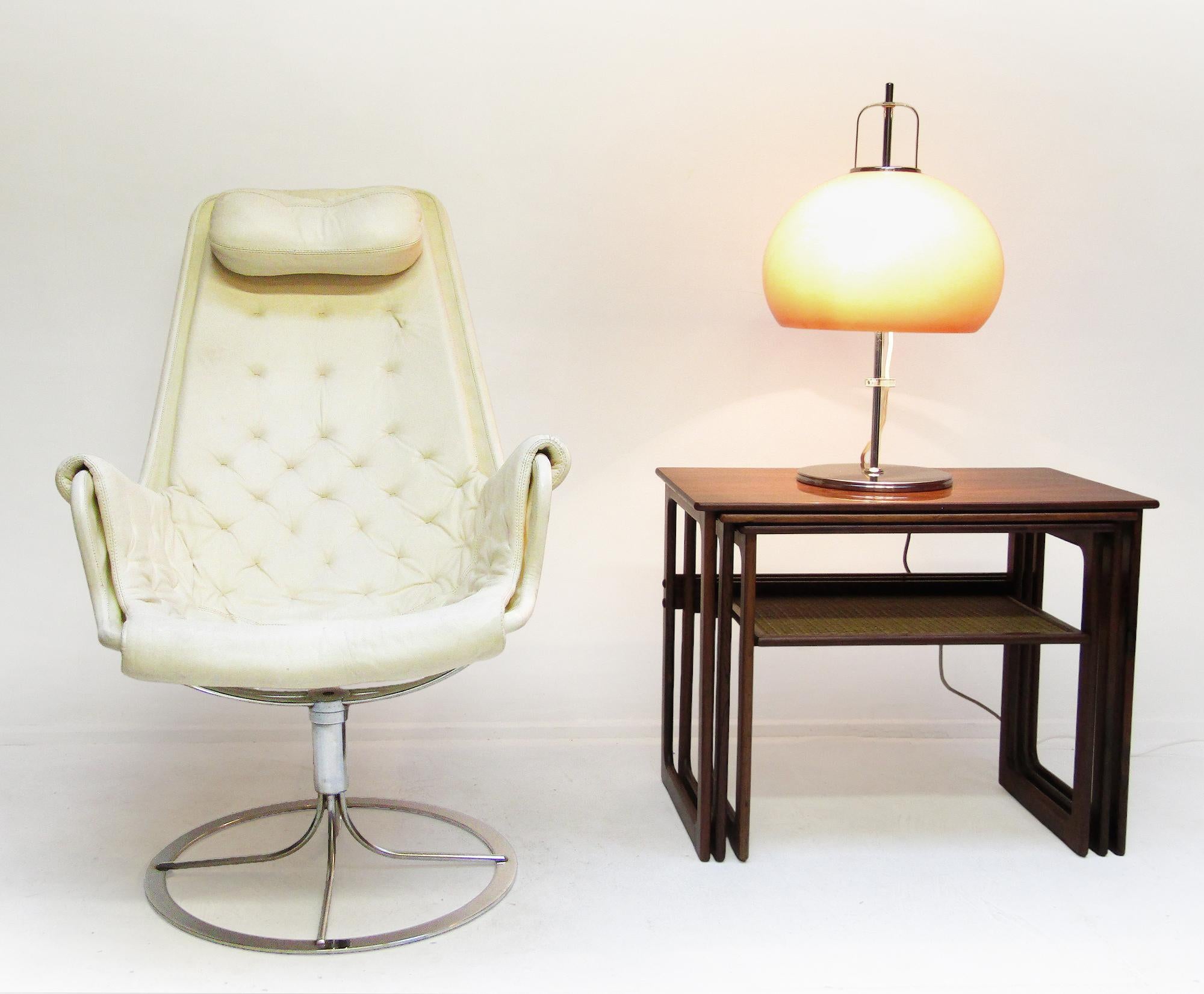Chaise Jetson suédoise de l'ère spatiale des années 1970 en cuir blanc par Bruno Mathsson pour Dux en vente 10